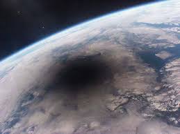 Das ganze findet allerdings genau zu sonnenuntergang statt. Sonnenfinsternis Am 11 August 1999 Es Geschah Am Helllichten Tag Der Spiegel