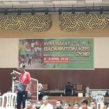 Kompleks rakan muda daerah kemaman 24000 kemaman, terengganu. Apa Dato Hj Misbun Sidek Turun Kuala Pilah Ya Kem Bakat Badminton Kbs Sedang Berlangsung Di Kompleks Rakan Muda Kuala Pilah Bermula 6 8 April Ini Iaitu Ahad Nak Jumpa Lagenda Badminton Negara