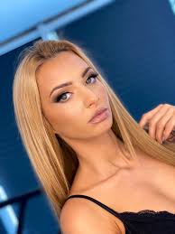 Natalie Petkova PhiAcademy and Makeup Artist