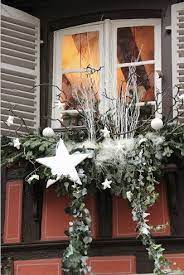 Décoration noël extérieur pour un esprit magique. Au Pays Des Merveilles Decoration Fenetre Noel Deco Fenetre Noel Decoration Noel Exterieur
