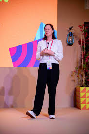 Lisa Thompson (author) - Wikipedia