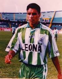 Es el primer jugador colombiano en la historia en ganar la liga de campeones de la uefa,​ si bien no jugó la final. Ivan Ramiro Cordoba Atletico Nacional