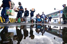 Tradisi itu diantaranya saling bersilaturahmi. Hari Raya Idul Fitri Tetap Bahagia Dalam Pembatasan