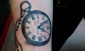 103 Maravillosos Tatuajes De Relojes Mira Las Imagenes Los tatuajes de relojes pueden ser uno de los disenos mas innovadores de los ultimos dos anos. 103 maravillosos tatuajes de relojes