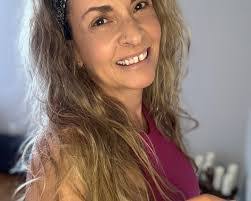 Lori Mclean's Instagram, Twitter & Facebook