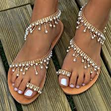 Strass perlen die sandalen aus goldenem faden mit perlen. Braun Runde Zehe Flache Strass Perlen Zehentrenner Mode Knochel Sommer Strand Schuhe Sandalen Damen Schuhe Sandalen Frauen Sandalen Flache Schuhe Damen
