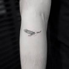 Eagle tattoos are inspiring designs which will never let you go down in any circumstances, as it will always help you to motivate all the time. Immaculate Small Eagle Tattoo Small Eagle Tattoos Small Tattoos Momcanvas