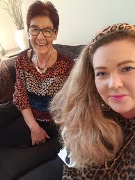 Deirdre Duffy (@DeirdreDuffyDC)