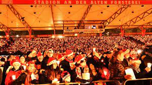 Weihnachtssingen beim 1. FC Union Berlin im rbb Fernsehen | rbb