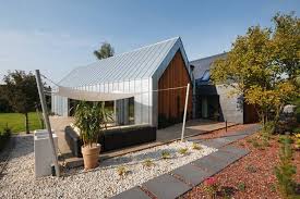 Protection Solaire 55 Idees Pour La Terrasse Exterieur Maison De Grange Patio Moderne Voile Ombrage