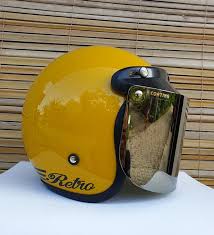 Kaca yang menonjol keluar menjadi ciri khas dari helm ini. Helm Bogo Retro Dewasa Warna Kuning Glossy Dengan Kaca Datar Silver Untuk Wanita Pria Cewek Cowok Lazada Indonesia