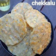 Chekkalu Deep Fried Snack Recipe Snacks Snack Murmura Bhelpuri Foodphotography Streetfood Dessert Desserts Custard Egg Recipes Snacks Snack Recipes