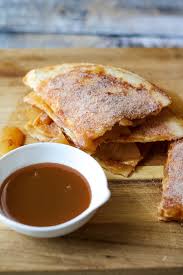 Caramel Apple Pie Quesadillas Are The Quick And Easy Way To Get That Apple Pie Flavor Any Time You Want Fast Desserts Caramel Apple Pie Apple Dessert Recipes