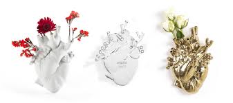 How to use in bloom in a sentence. Love In Bloom Objects Seletti