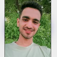 Lori Gilstrap discovered that Google is now showing the business name below  a call extension.