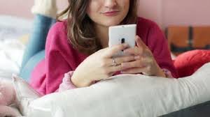 Zaman sekarang ini kita lebih banyak ambil Cemburu Lihat Banyak Foto Cewek Cantik Di Handphone Zhanna Nekat Memotong Alat Kelamin Pacarnya Surya Malang