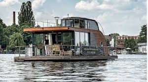 Auf Wasser Gebaut Wie Verwirkliche Ich Meinen Hausboot Traum Hausboot Hausboot Wohnen Hausboot Kaufen