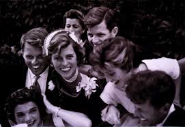 Dünyanın üçüncü büyük ekonomisi olan japonya amerika'nın en güçlü. Kennedy Familie Wikipedia