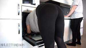 Girl in Yoga Leggings Stuck in Oven - Projectsexdiary | xHamster