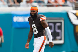 Buffalo Bills sign free-agent WR Elijah Moore to one-year deal