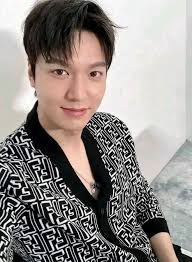 Just for you dont forget like coment and invite saranghaeyo