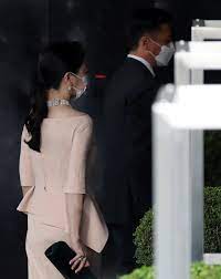 .라는 뜻이 아니라 100만 원밖에 안 하는 옷을 누가 사서 입겠어?라는 뜻이다.6 그 외 저서를 보면 이서현과 김재열이 결혼할 당시, 김재열의 결혼 예물 시계는 세계 4대 명품 시계 가운데 하나인 바쉐론. ì •ëª½ì¤€ ìž¥ë‚¨ ì •ê¸°ì„  ê²°í˜¼ ë…¸í˜„ì • í•˜ê°íŒ¨ì…˜ ëˆˆê¸¸