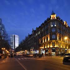 Kaiserstrasse Frankfurt In 2020 Nachtleben Winterlicht Strasse