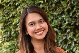 Ruth Lavine's Instagram, Twitter & Facebook