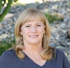 Annette Maggio's Instagram, Twitter & Facebook