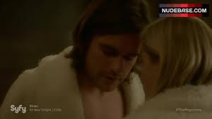 Olivia Taylor Dudley Sex Scene – The Magicians (1:25) | NudeBase.com