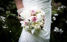 Melbourne florist offers you a large variety of fresh flowers & same day flower delivery in melbourne. Cheap Wedding Flowers Packages Broadmeadows Blooms