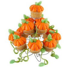 Decorated cupcakes are a novel touch for any holiday; Easy Adorable Thanksgiving Cupcake Decorating Ideas Thanksgiving Cupcakes Fall Cupcakes Cupcakes Decoration