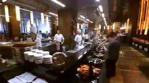 Ayrıca kahve dükkânı/kafe vardır, odalarında yemek servisi isteyen misafirler için 24. Quick Tour The Resort Cafe Sunway Resort Hotel Spa Youtube