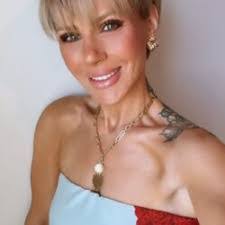 Abbie Perry's Instagram, Twitter & Facebook