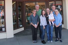 Longtime owners sell Vashon Pharmacy