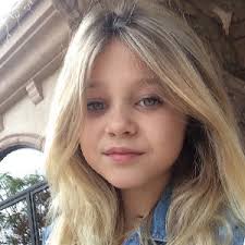 Travis barker 's daughter, alabama barker, isn't afraid to speak her mind on social media. Alabama Barker Wiki Age Mom Dad Net Worth