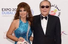 وبعد سنوات تزوجَت بوسي من محمود عبد وفي مُنتصف عام 1998، أعلنت الصُحف خبر زواج الفنان، محمود عبد العزيز، بالمُذيعة الشابة، بوسي شلبي. Ø®Ù„Ø§ÙØ§Øª Ø¨ÙˆØ³ÙŠ Ø´Ù„Ø¨ÙŠ ÙˆØ£Ø¨Ù†Ø§Ø¡ Ù…Ø­Ù…ÙˆØ¯ Ø¹Ø¨Ø¯ Ø§Ù„Ø¹Ø²ÙŠØ² ØªØ¸Ù‡Ø± Ù„Ù„Ø¹Ù„Ù† ÙÙ†