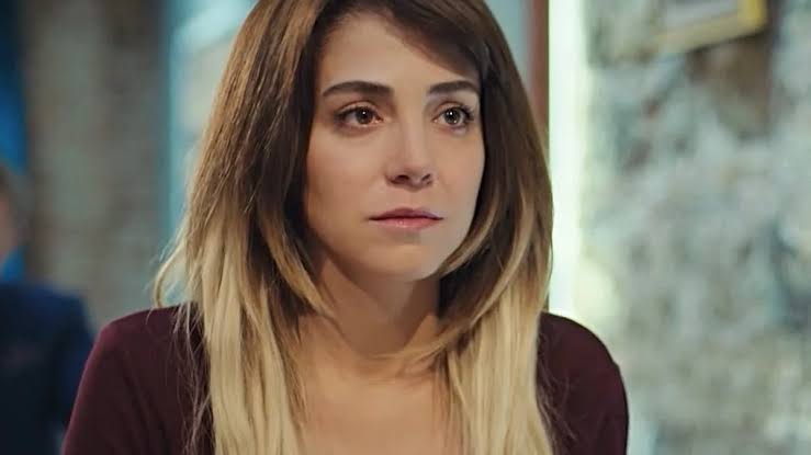La forza di una donna anticipazioni 6 dicembre 2025/ Sarp fa un incidente,  Ceyda scopre che Emre e Sirin...