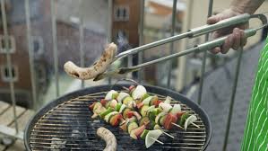 Grillen Im Garten Und Auf Dem Balkon Was Ist Erlaubt Deutsche Anwaltauskunft
