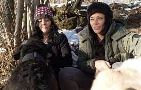 Die beiden schwebten doch auf wolke 7 beim wiedersehen und hatten schon. Bauer Sucht Frau Hammer Diese Ex Hofdamen Sind Jetzt Ein Paar Tv Digital