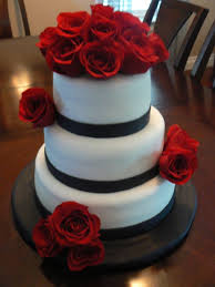 Black And White Wedding Cakes With Red Roses White And Black Cake With Red Roses Round Wedding Cakes Wedding Cake Red Round Wedding Cakes Wedding Anniversary Cakes