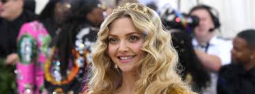 Amanda seyfried is a successful actress from pennsylvania. Amanda Seyfried Biography Career Net Worth Age Relationships Body Measurement