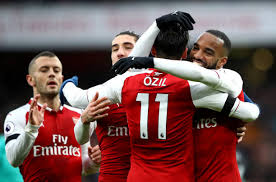 Özil, sözleşmesi bittiğinde türkiye'ye gelirse 32 yaşında fenerbahçe forması giymeye başlayacak. Photo Mesut Ozil Pictured In Fenerbahce Jersey But Arsenal Fans Needn T Worry