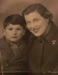 Jihoafrický gay pár s téměř 40letým věkovým rozdílem boří předsudky. Jsou  spolu 13 let, vzali se vlo