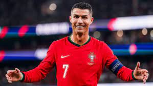 Cristiano Ronaldo pochwalił się liczbą obserwujących w mediach  społecznościowych. Jest ich miliard! | TVP SPORT