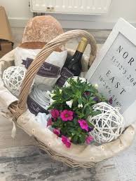 Einzugsgeschenk Brot Salz Wein Traditionell Bild Mit Koordinaten Des Hauses Geschenk Einzug Geschenk Haus Einzugsgeschenk