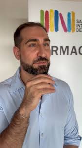 Qualche mese fa abbiamo incontrato @marcoboccireal in occasione dell'uscita  del suo nuovo libro "Nelle tue mani, nella sua pelle". Ne abbiamo  approfittato per approfondire le sue abitudini da scrittore!  #conosciamomeglio #marcobocci #scrittoriitaliani #