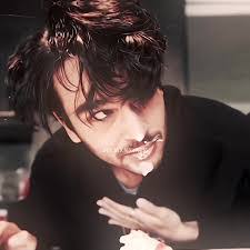 Derek Ash's Instagram, Twitter & Facebook