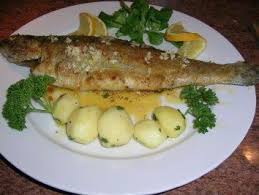 Forelle Gebraten Mit Knoblauch Die Duftende So Mogen Wir Sie Am Liebsten Rezept Rezept Forelle Gebraten Forelle Rezept Fisch Braten