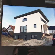 Da Ihr Uns Beim Letzten Mal So Gut Geholfen Habt Hier Noch Mal Eine Frage Sollen Wir Den Sockel Also Die Eingangss Fassadengestaltung Haus Bauen Hausfassade